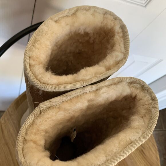 Classic Tall Beige Water-resistant Suede Boots US 7 Women SheepsKin 13 In Tall - Picture 11 of 16